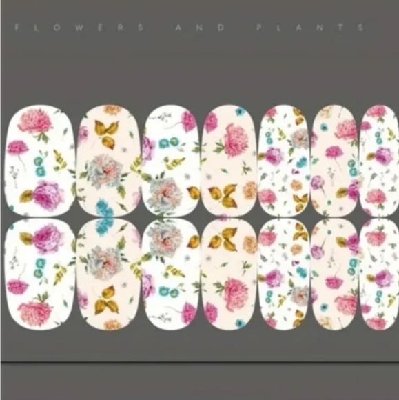 3 FOR $15 💟💟 Self Adhesive Nails Wrap - Picture 2 of 5